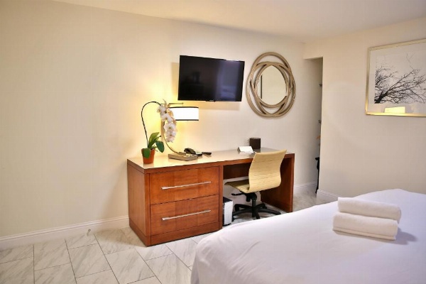 Travelodge by Wyndham Crescent City image 26